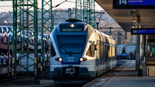 Több mint 90 új motorvonat beszerzésére biztosít forrást a kormány