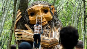 Több méter magas troll bukkant fel az egyik magyar erdőben