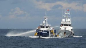 Kína hajója nekirontott a Fülöp-szigetek járőrhajójának, videóra vették az összecsapást