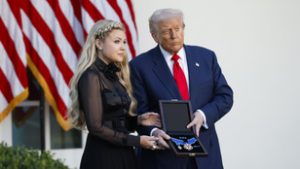 Donald Trump a legmagasabb amerikai polgári elismeréssel tüntette ki posztumusz Charlie Kirket