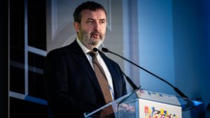 Ilyen forradalom még nem volt a történelemben, és Magyarország épp a részesévé válik