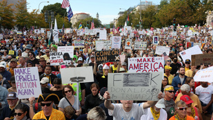 Kettészakadt Amerika, milliók vonultak az utcára