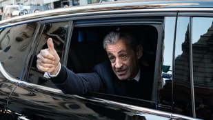 Színpadias búcsú szeretteitől, majd bevonult a börtönbe Nicolas Sarkozy