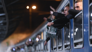 Megállították az osztrák–magyar határon a ferencvárosi szurkolók vonatát