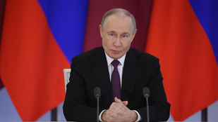 Repedezik Vlagyimir Putyin olajbirodalma, két legnagyobb partnere is kihátrál