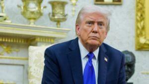 „Fegyvert szorítanak a fejünkhöz" – fellázadtak Donald Trump ellen