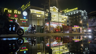 Egy dörzsölt kambodzsai üzletember áll minden idők egyik legnagyobb befektetési csalása mögött