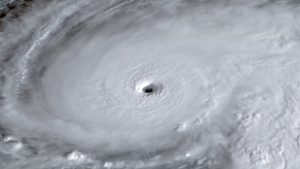 Berepültek a Melissa hurrikán szemébe, hátborzongató látvány fogadta a viharvadászt