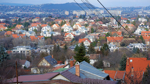 Már Budapesten is feltételekhez kötik a beköltözést
