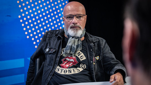 Zacher Gábor személyesen kért képet Cristiano Ronaldótól, a portugál élből elhessegette