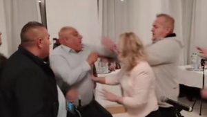 „Kinek az arcát fogod leszakítani?” – verekedés a közmeghallgatáson, balhé robbant ki, miközben a polgármester beszélt