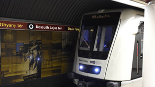 Leállt az M2-es metró, pótlóbuszok közlekednek a teljes vonalon
