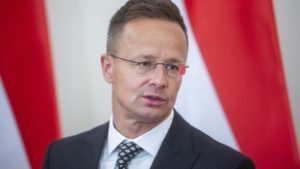 Reagált az amerikai külügy egyéves szankciómentességről szóló állítására Szijjártó Péter