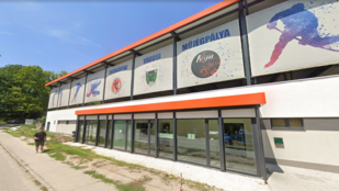 „Kiverem a fogaidat” – mérgesedik a helyzet a közgyűlésben a városi műjégpálya miatt