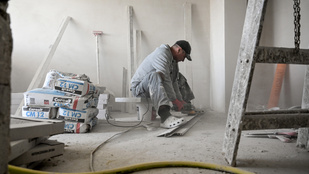 Építőipari csoda vagy vakriasztás? – Rég nem látott ugrás, mégis bajban a szektor