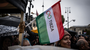 Csak ment, korteskedett némán – előválasztásos Tisza-abszurd