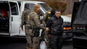 „Összevertek, elraboltak embereket az utcáról” – hiába könyörögtek Trumpnak, káoszba fulladt a halloween Chicagóban