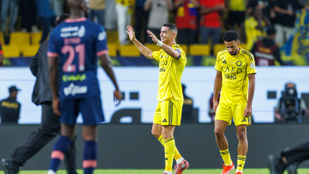 Személyi kultusz Rijádban, Ronaldót szó szerint megkoronázták győztes góljáért