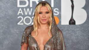 Millie Bobby Brown állítólag zaklatással és megfélemlítéssel vádolja David Harbourt