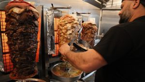 Razziázik a fogyasztóvédelem, ellenőrzik a gíroszosokat