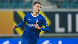 Egy noname szerb vezeti az Aranycipő-versenyt Haaland és Mbappé előtt