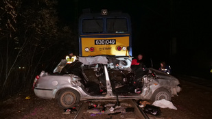 Nem volt jogosítványa és lehet, hogy ivott is a szentmártonkátai vonatbaleset vétkes sofőrje