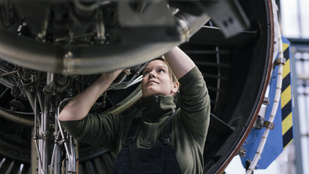 A lányok egyáltalán nem látják a jövőjüket a leginkább jövőt álló szakmákban