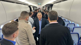 Kezdődik az évtized legfontosabb diplomáciai hadművelete: Orbán Viktor elindult Washingtonba