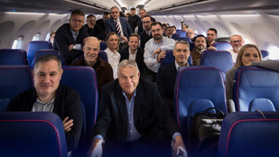 Ritkán beszél olyan nyíltan Orbán Viktor, mint az Egyesült Államokba tartó repülőgép fedélzetén