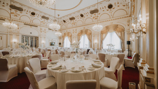 Egy elegáns bál, ahol mezítláb is lehet táncolni