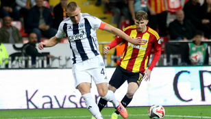 Tizenkilenc embert vettek őrizetbe a nagy port kavaró fogadási botrány miatt