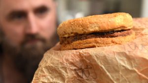Hátborzongatóan ép a világ legrégebbi, harminc éves McDonald's-burgere