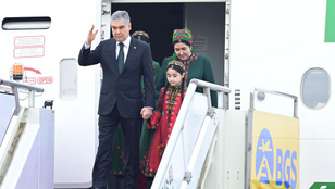 Több tízmilliárdért kaphatott saját repülő palotát a volt türkmén elnök lánya