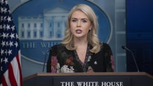 „Száz százalékban álhírek” – Donald Trump sajtótitkára keményen nekiment a BBC-nek