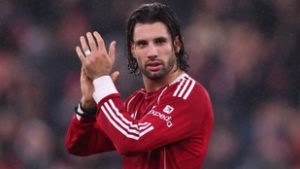 Nyakát törte a kupadöntőben, aztán mégis ő vette át a trófeát