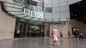 Válságban a BBC, Donald Trump köszönetet mondott, hogy leleplezték a korrupt újságírókat