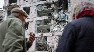 Ukrajna a háború legkritikusabb óráit éli, miközben Zelenszkijt magával ránthatja a botrány