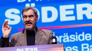 „Ezek a talpnyalók Putyin udvari bolondjai, a Kreml szolgálói” – beszólt a bajor miniszterelnök az AfD politikusainak