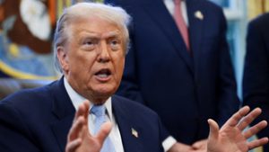 Az amerikaiak közvetlen részesedést kapnak Trump vámbevételeiből, jövőre kapják meg a „csekket”