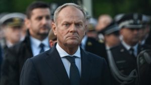 Donald Tusk: Nem meglepő, hogy Orbán Viktor menedékjogot adott a két lengyel politikusnak
