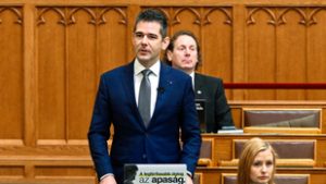 „Ófideszt” és „újfideszt” emlegetve mentek neki Orbán Viktornak és Magyar Péternek a parlamentben