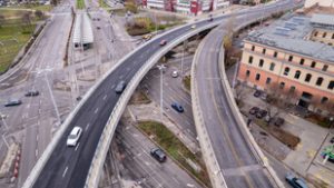 Pest felől érdemes elkerülni az Árpád hidat, folytatódik a Flórián téri felüljárók felújítása