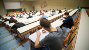 Elsősorban a politikai környezet űzi külföldi egyetemekre a magyar fiatalokat