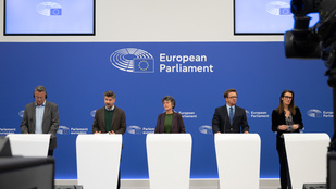 Magyarországot elítélő EP-képviselők: A magyarok áprilisban választhatnak, milyen országban szeretnének élni