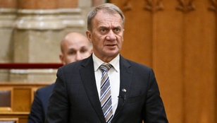 Pert nyert a DK, az Államadósság Kezelő Központnak ki kell adnia a kínai gigahitel részleteit