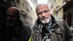 Zacher Gábor: Beszedi a gyógyszereit, és azt gondolja, meggyógyult. Lófaszt gyógyult meg