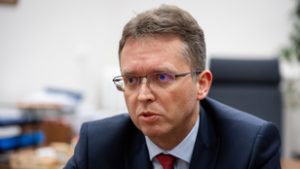 „Ismét fullba nyomja a nemzetárulást”– A miniszter nekiment a Tisza Párt alelnökének