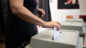 Lemondások és haláleset miatt tartanak időközi választás négy településen