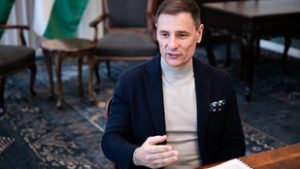 Nyílt beszélgetésre hívta a Kutyapárt Tuzson Bencét a Szőlő utcai videók miatt