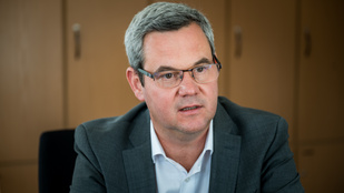 „Ide figyelj, te gátlástalan senkiházi” – Takács Péter szerint Magyar Péter betört az egyik kórházba